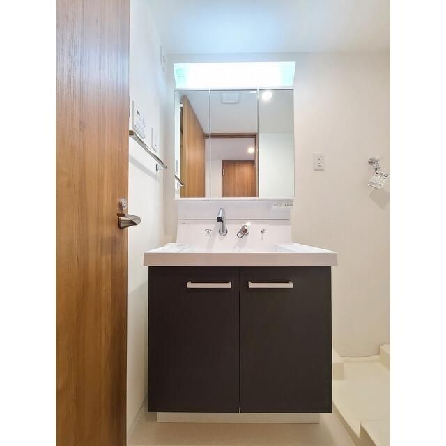 洗面設備　広い洗面スペース