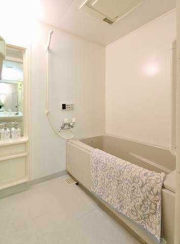 バス・シャワールーム　一日の疲れを流しましょう。