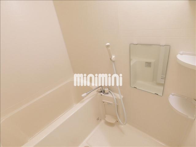 バス・シャワールーム　追焚き機能付きのお風呂。