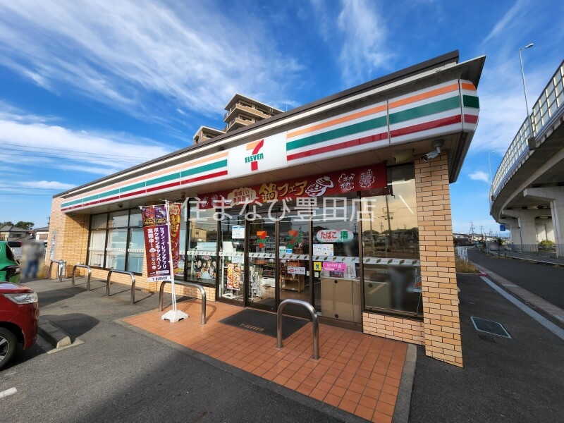 コンビニ　セブンイレブン知立新林町店（コンビニ）まで605m