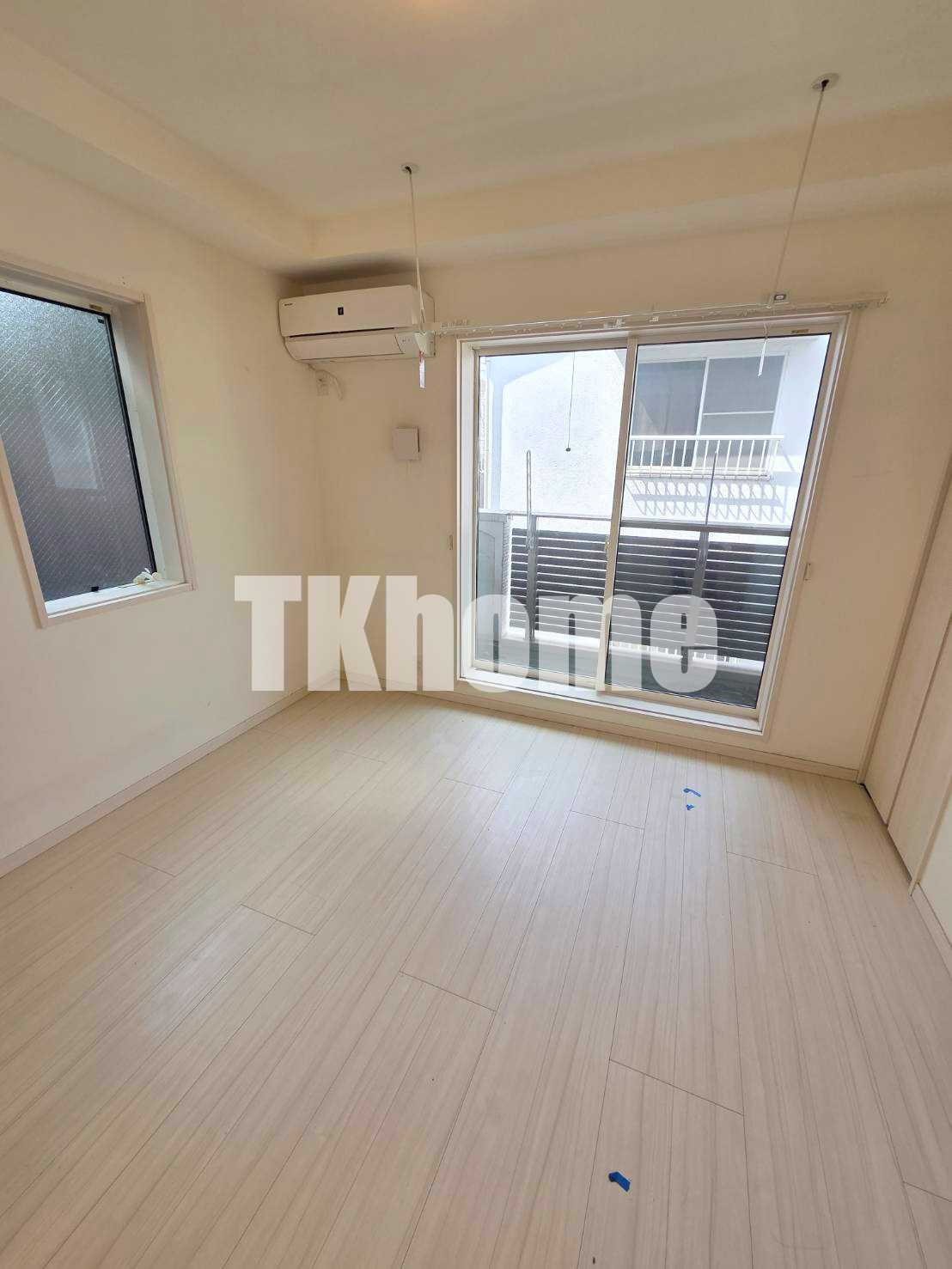 その他　2面採光の寝室