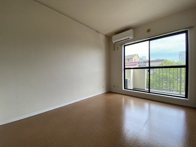 居室・リビング　※別部屋参考写真