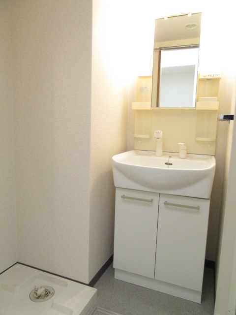 洗面設備　※室内は現況を優先します