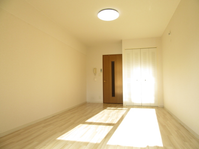 居室・リビング　※室内は現況を優先します