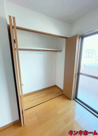 収納　写真は別のお部屋です。