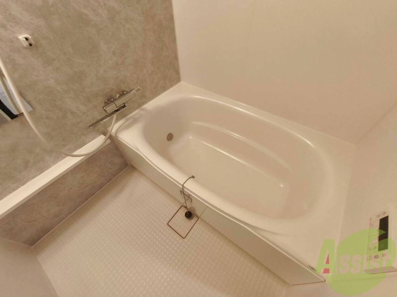 バス・シャワールーム　お風呂になります。一日の疲れを癒してくださいね。