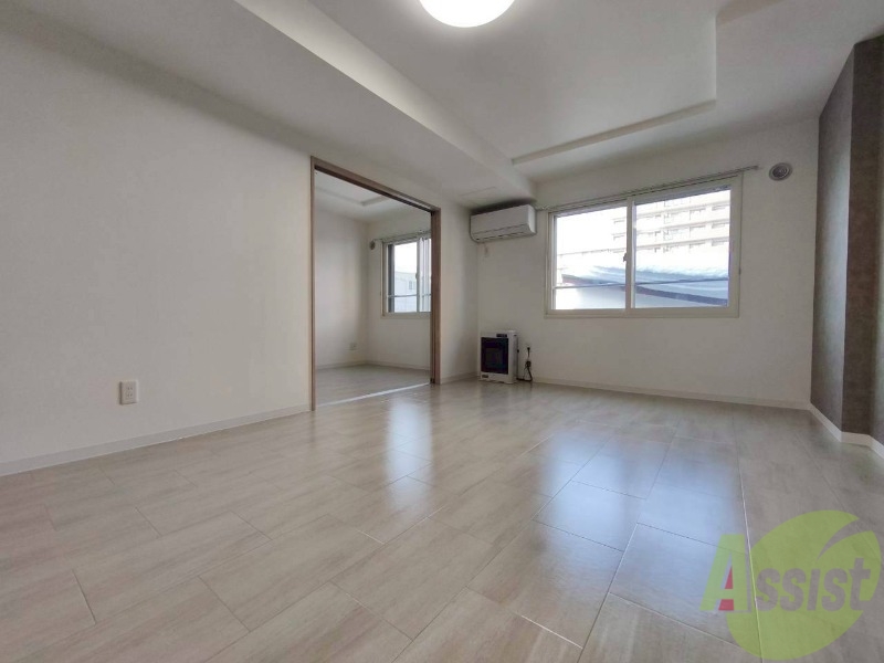 居室・リビング　広くてきれいなリビングです！快適に過ごせそうですね。