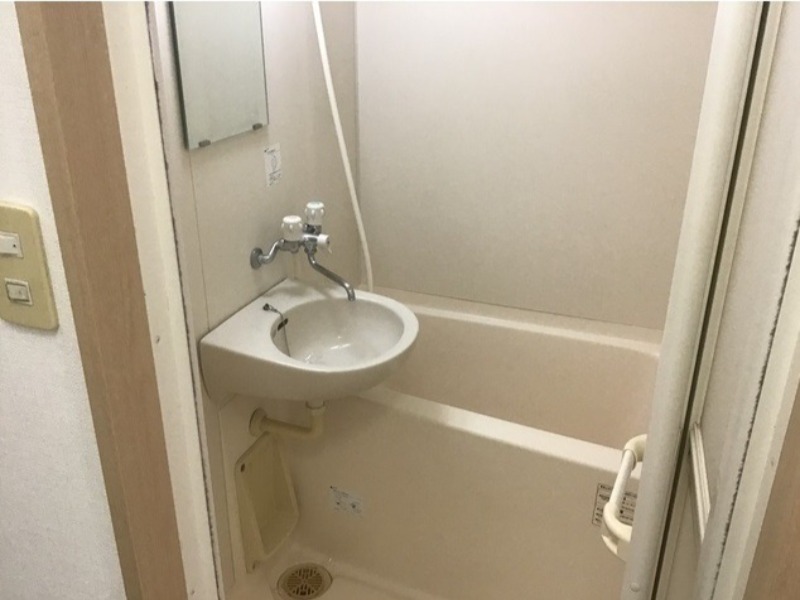 バス・シャワールーム　図面と現状に相違がある場合には現状を優先