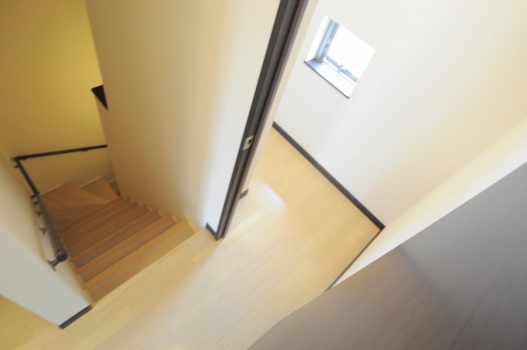 その他部屋・スペース　2F 専用階段です。　約1畳のクローゼット付