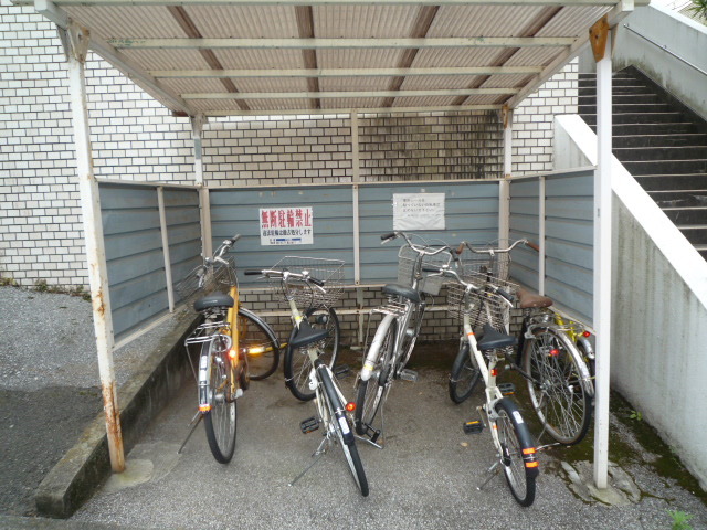 その他　駐輪場2013/7撮影
