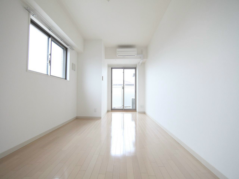 その他　洋室8.8帖　クローゼット付（収納充実してます）