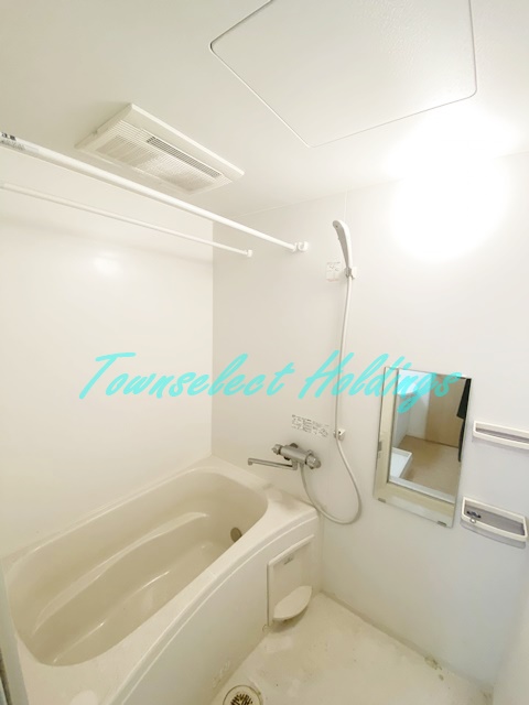 バス・シャワールーム　清潔感のあるお風呂です♪