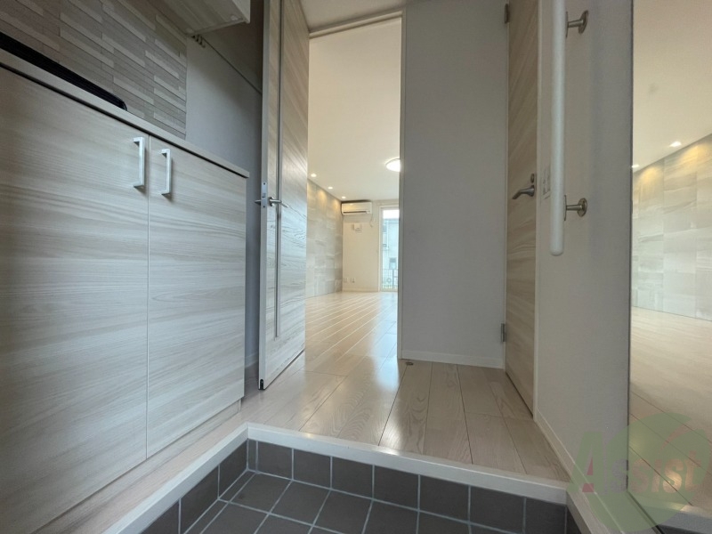 玄関　玄関でございます。毎日の出入りはこちらから。