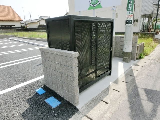 その他　敷地内にあるゴミ置場