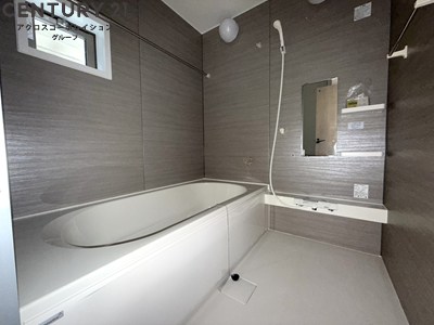 バス・シャワールーム　約1坪サイズのお風呂で足を伸ばして入浴できます☆