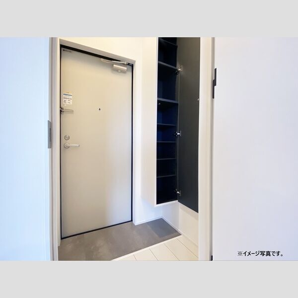 玄関　※参考写真