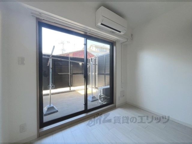 居室・リビング　３帖