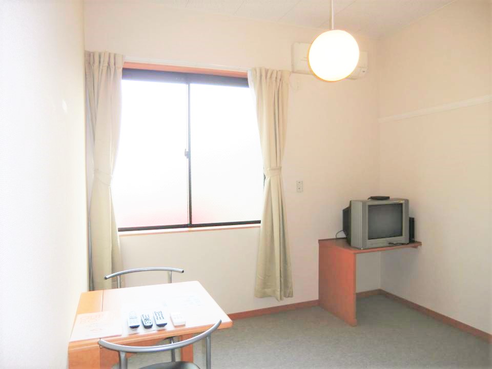 居室・リビング　同タイプ物件の為、形状や間取寸法、色調等が実際とは異なります