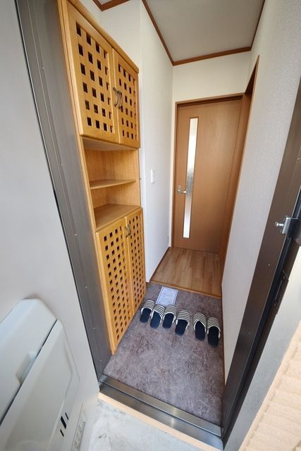 玄関　タウンハウジング府中店まで