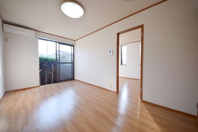 居室・リビング　タウンハウジング府中店まで