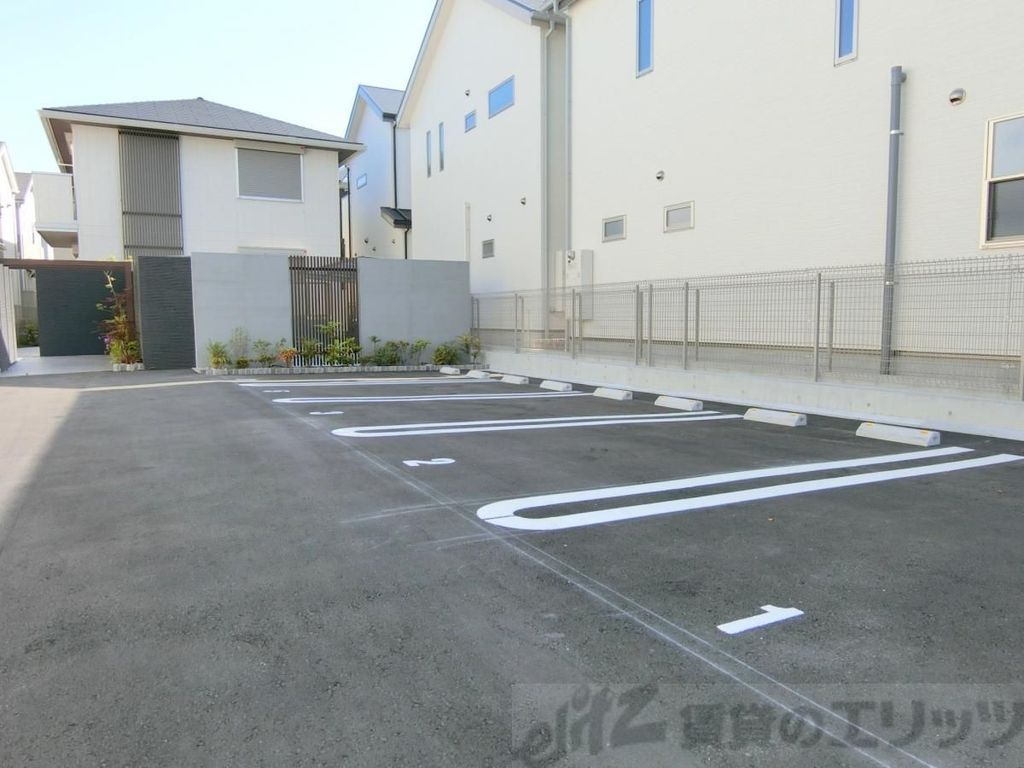 駐車場　駐車場