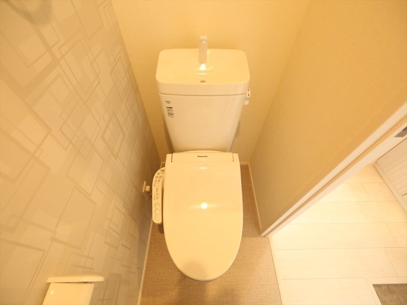 トイレ　温水洗浄暖房便座付トイレ　同仕様写真