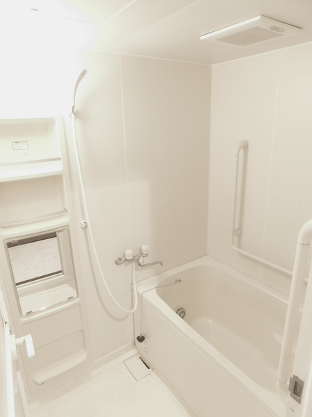 バス・シャワールーム　追い炊き機能付き