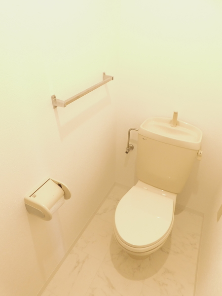 トイレ　コンセント有り