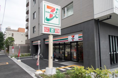 コンビニ　セブンイレブン 墨田江東橋5丁目店（コンビニ）まで303m
