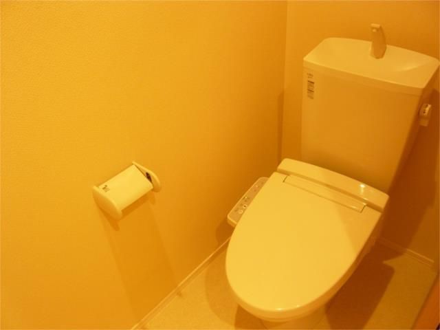 トイレ　参考写真（同物件別部屋）