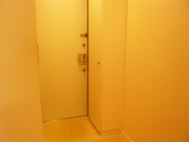 玄関　参考写真（同物件別部屋）