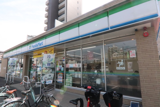 コンビニ　ファミリーマート　熱田波寄町店（コンビニ）まで100m