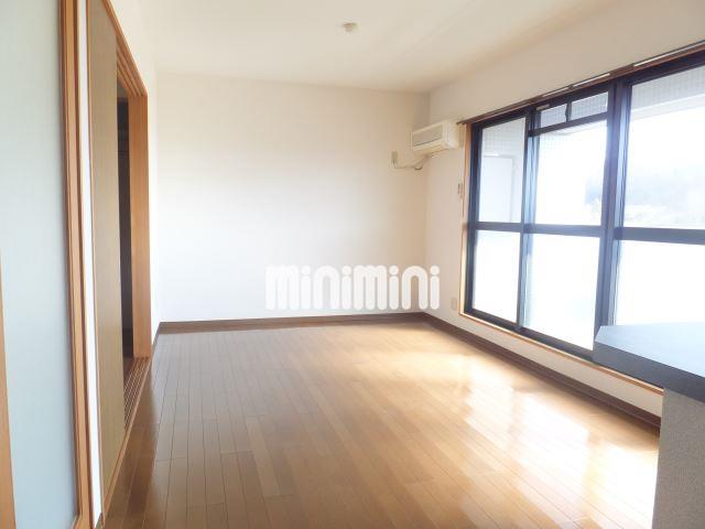 その他部屋・スペース　カウンター横からのＬＤＫの眺めです。