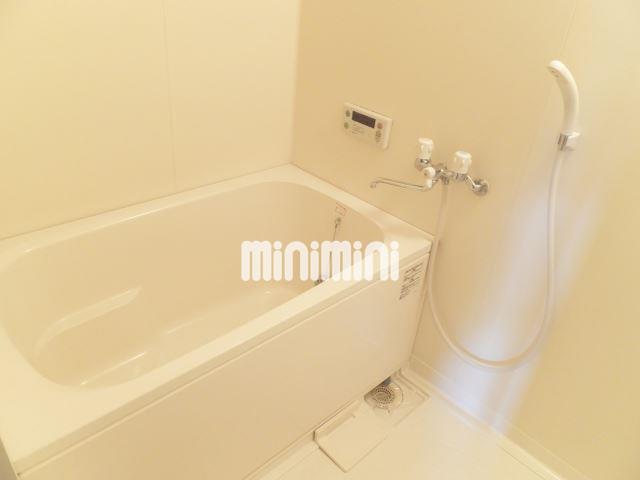 バス・シャワールーム　お風呂でごゆっくりどうぞ。