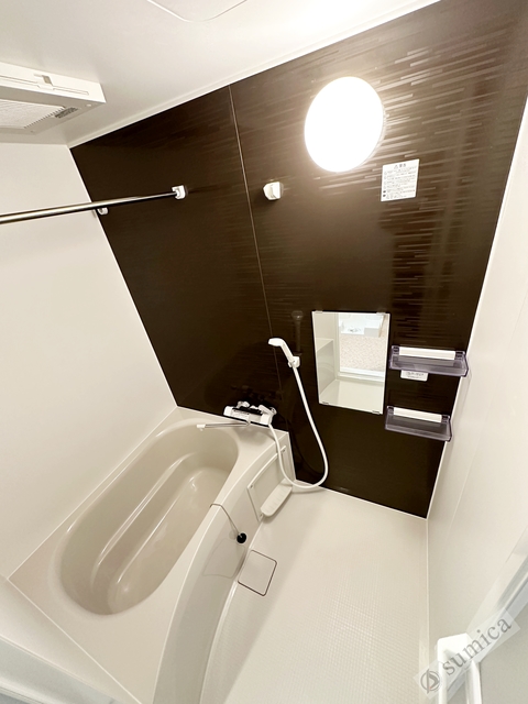 バス・シャワールーム　浴室暖房乾燥機付きバスルームです♪