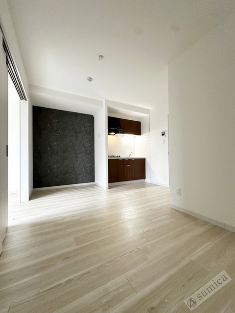 居室・リビング　アクセントクロスがオシャレを演出♪