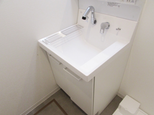 洗面設備　スペースが確保できる洗面所です