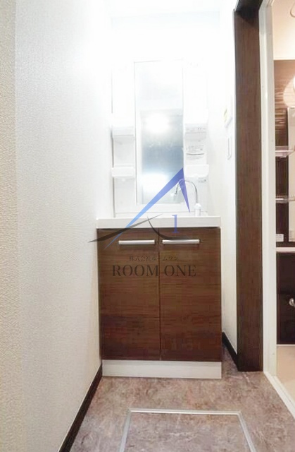 洗面設備　独立洗面台です。