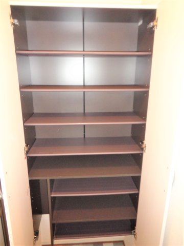 玄関　シューズボックス付き