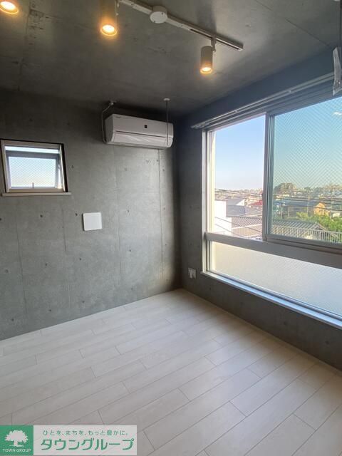 居室・リビング　エントランス