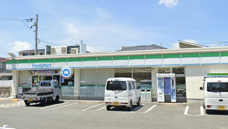 コンビニ　ファミリーマート 豊中旭丘店（コンビニ）まで516m