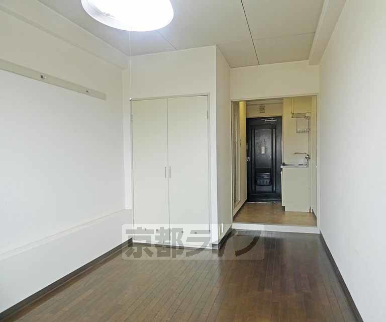 居室・リビング　コンパクトなお部屋です。