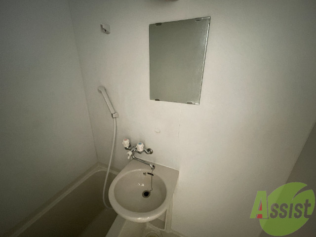 洗面設備　独立洗面台はございませんが、こちらで朝の支度が出来ます。