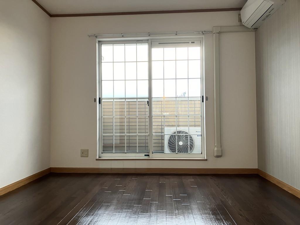 居室・リビング　※写真は同物件同タイプ別室のものです