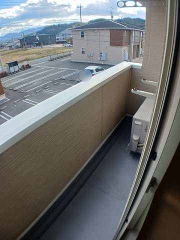 バルコニー　外からの目が気にならないバルコニーで洗濯物が干せます