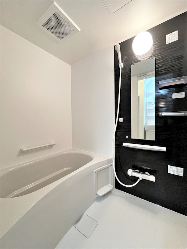 バス・シャワールーム　24間換気システムを敷設。清潔にご利用可能。