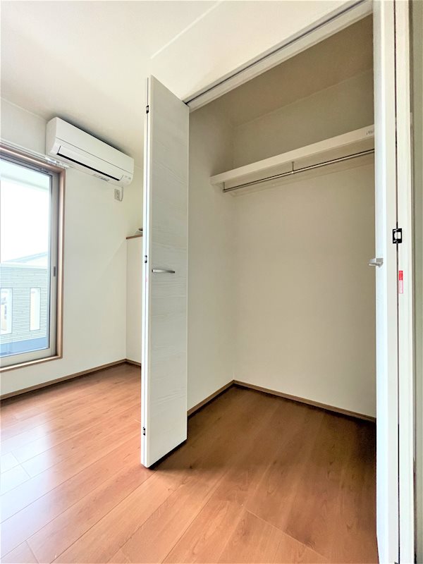 収納　ご家族の荷物をたっぷり収納可能です。