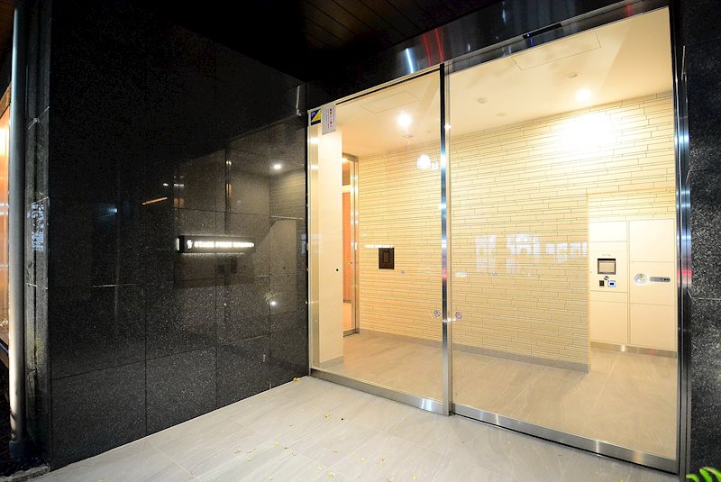 エントランス　建物の内部です