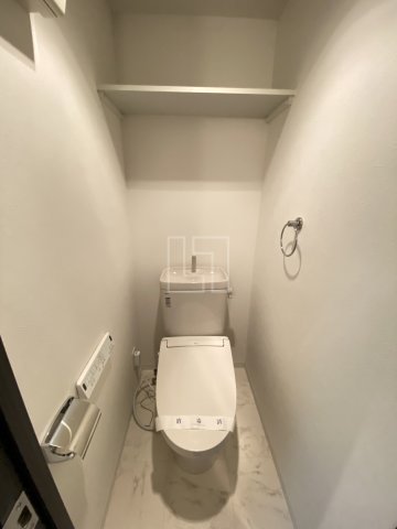 トイレ　エスリードコート難波ウエスト　温水洗浄便座