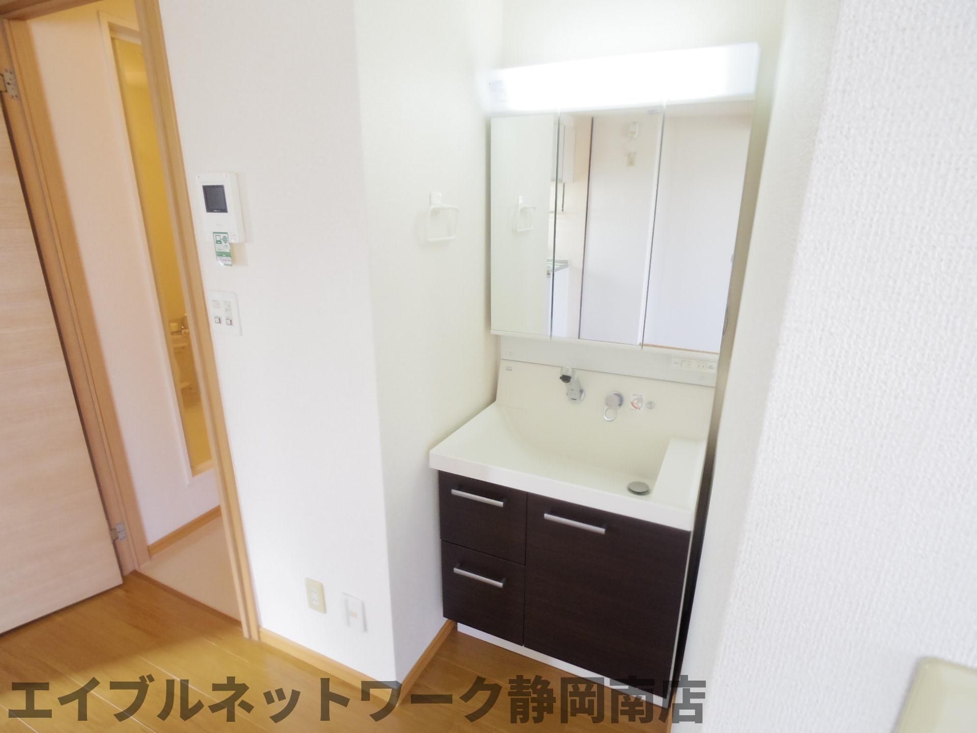 洗面設備　忙しい朝には欠かせない洗面所です